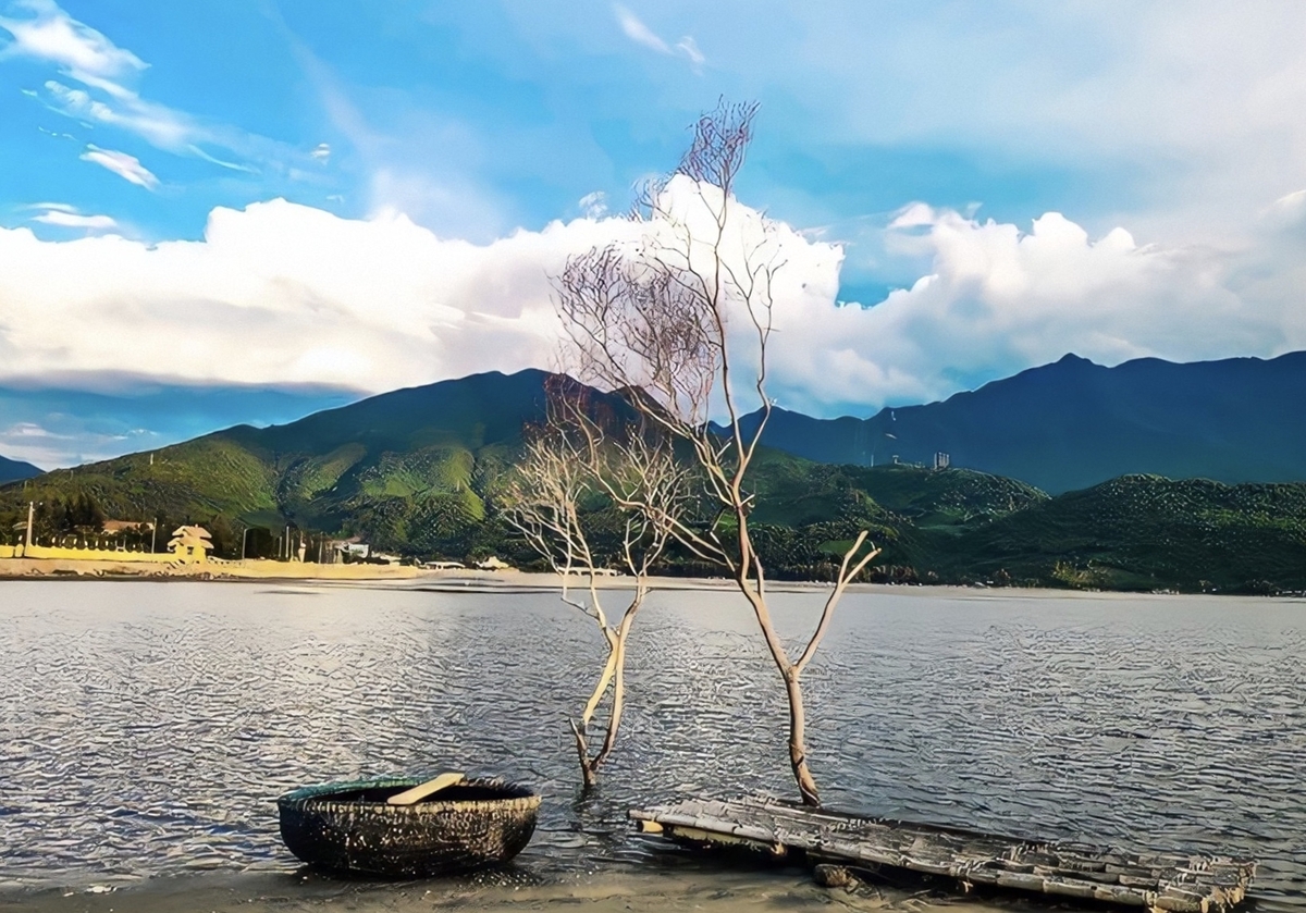 Thuyền thúng đầm Lập An Lăng Cô