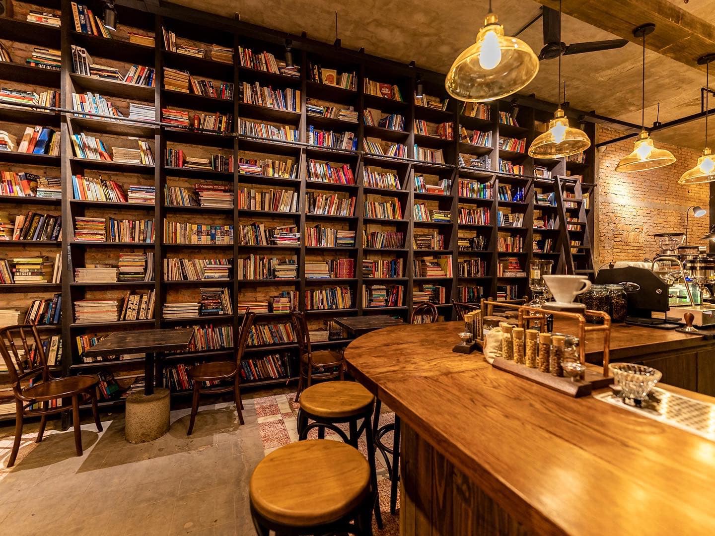 Quán cafe Sài Gòn Soo Kafe đầy sách