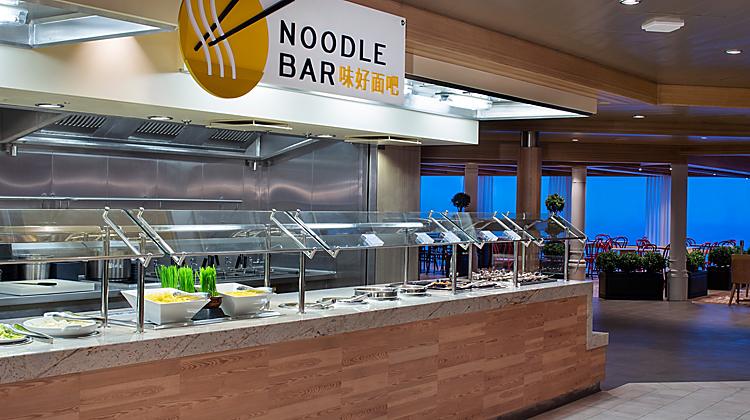 Noodle Bar trên du thuyền Spectrum of the Seas