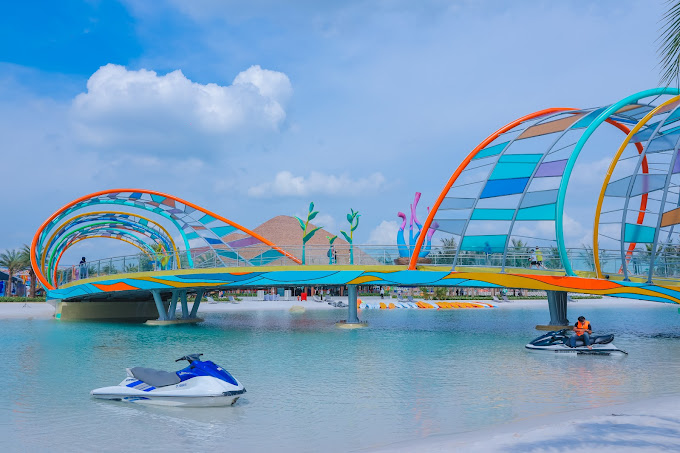 Trải nghiệm lái ca nô nước tại công viên gần StaynFun Ocean Park Homestay