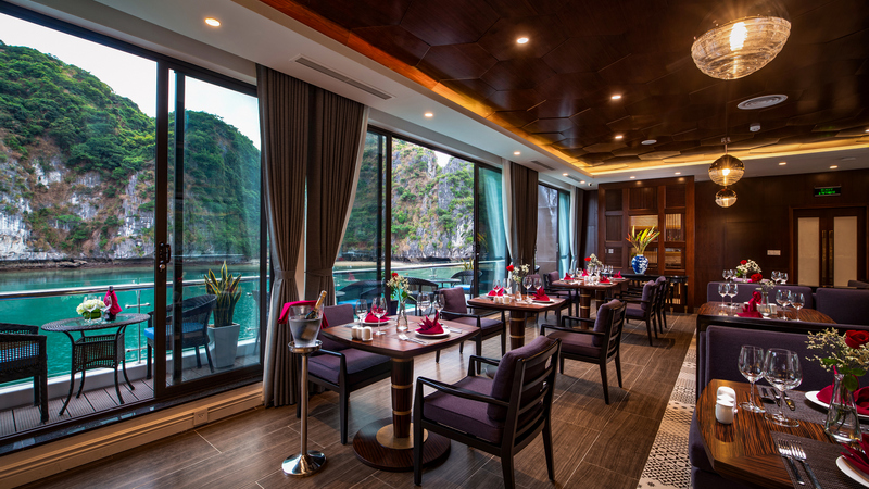 Nhà hàng du thuyền Stellar of The Seas
