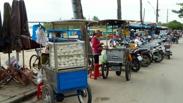 Ăn vặt hè phố