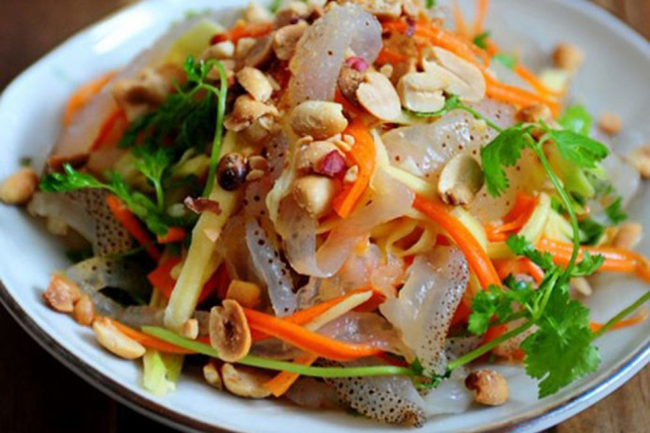 Nộm sứa biển Cô Tô hấp dẫn