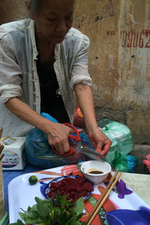 Sứa bà Ngữ – hàng sứa đỏ nổi tiếng ở Hà Nội