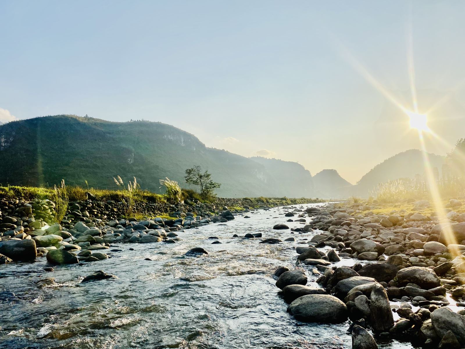 Dòng suối Chiến Ngọc Chiến tour Tây Bắc
