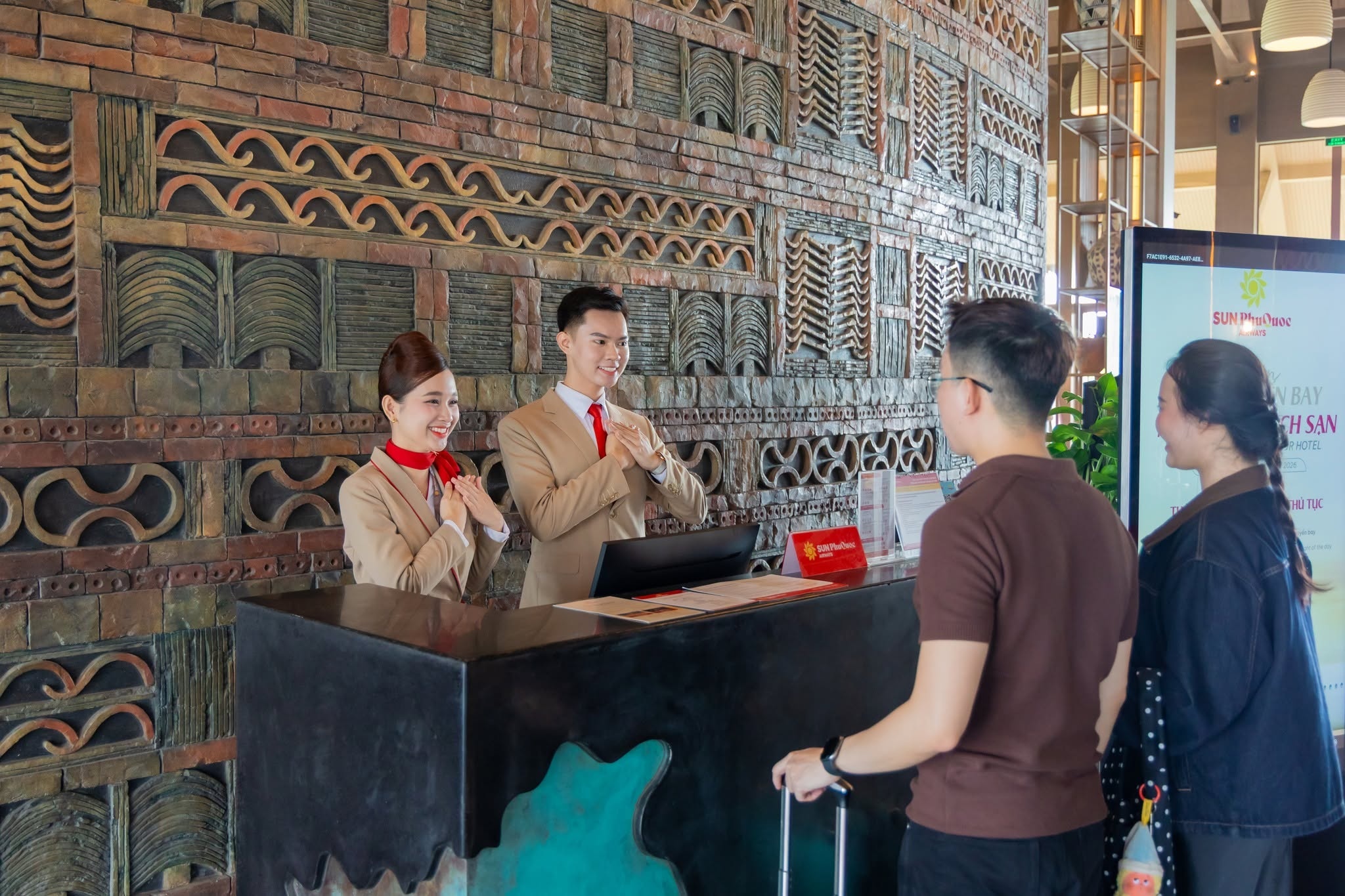 Dịch vụ check-in hành lý ngay tại sảnh khách sạn La Festa Phu Quoc