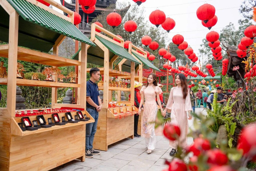 Du xuân Sun World Bà Nà Hills rực rỡ sắc màu