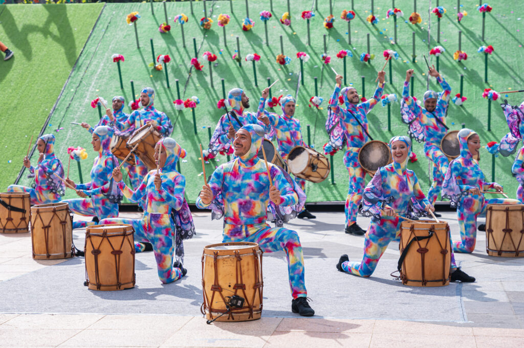 Fairy Blossom Bà Nà Hills tiết mục với trống