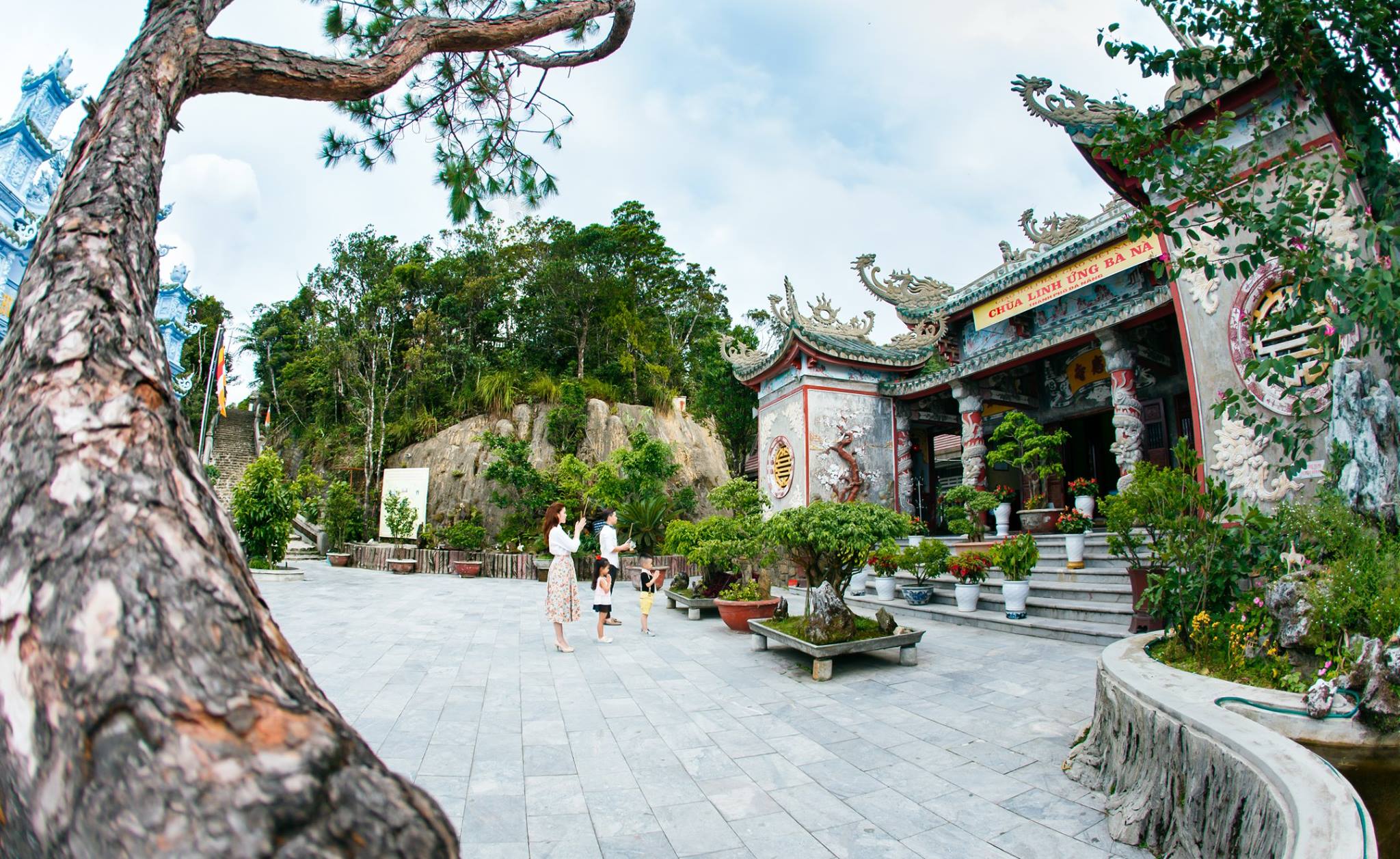 Chùa Linh Ứng tại Sun World Bà Nà Hills Đà Nẵng