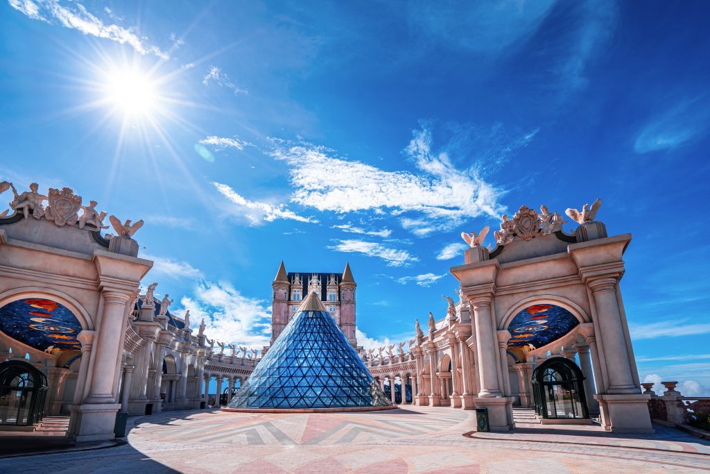 Quảng trường Nhật Thực Sun World Bà Nà Hills