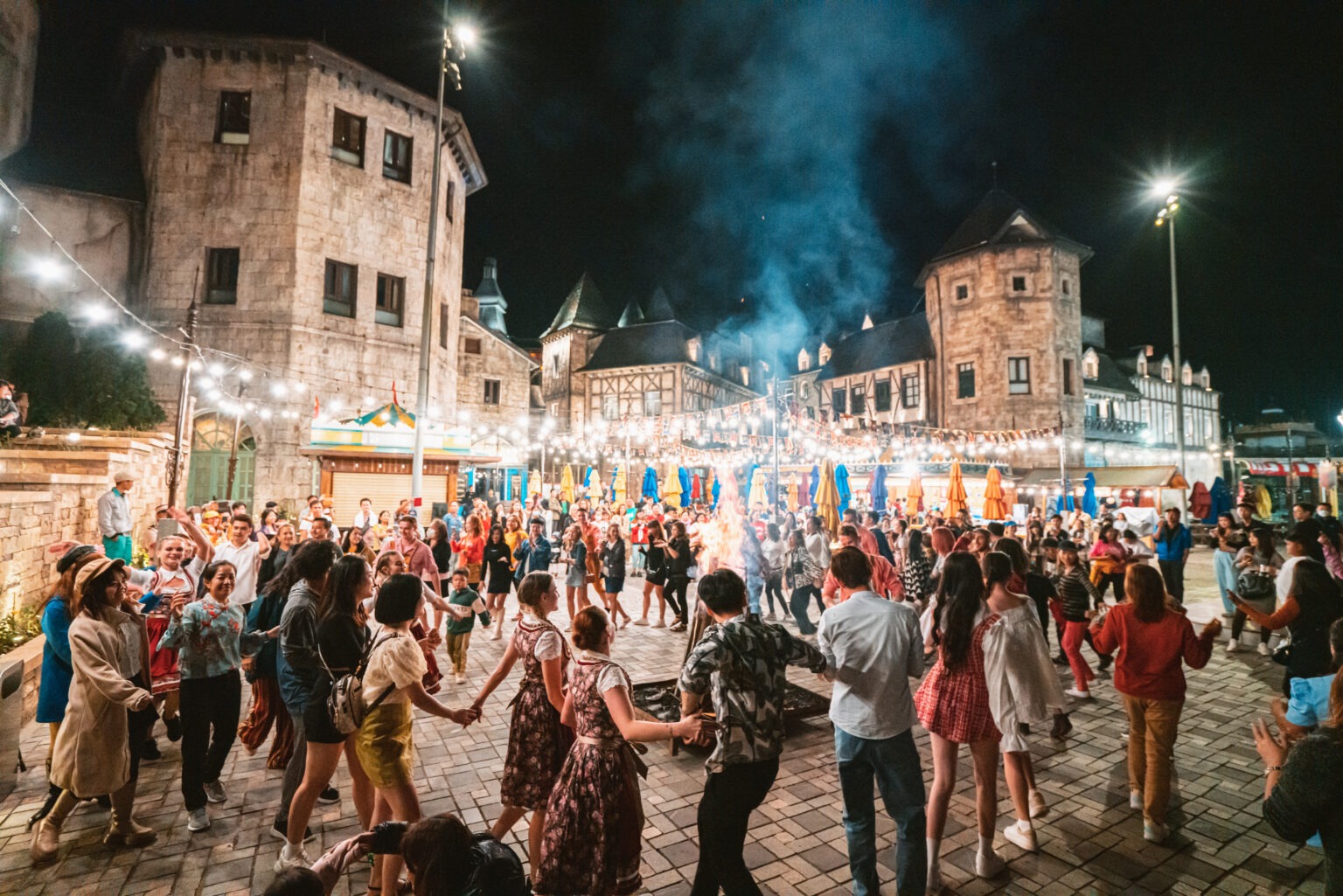 Combo Bà Nà By Night cho trải nghiệm trọn vẹn Bà Nà Hills chiều tối
