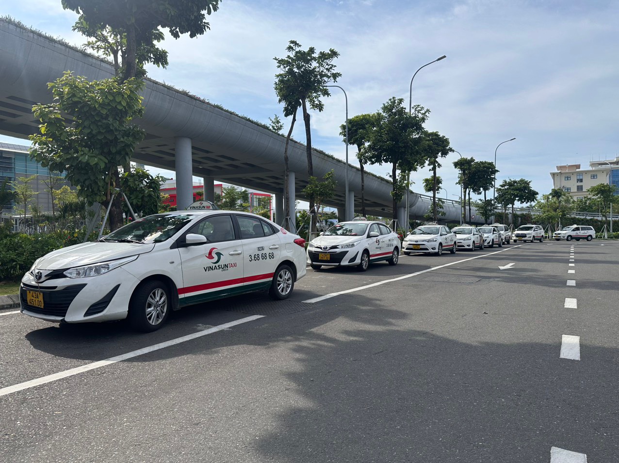 Taxi VinaSun di chuyển đến Sun World Bà Nà Hills Đà Nẵng