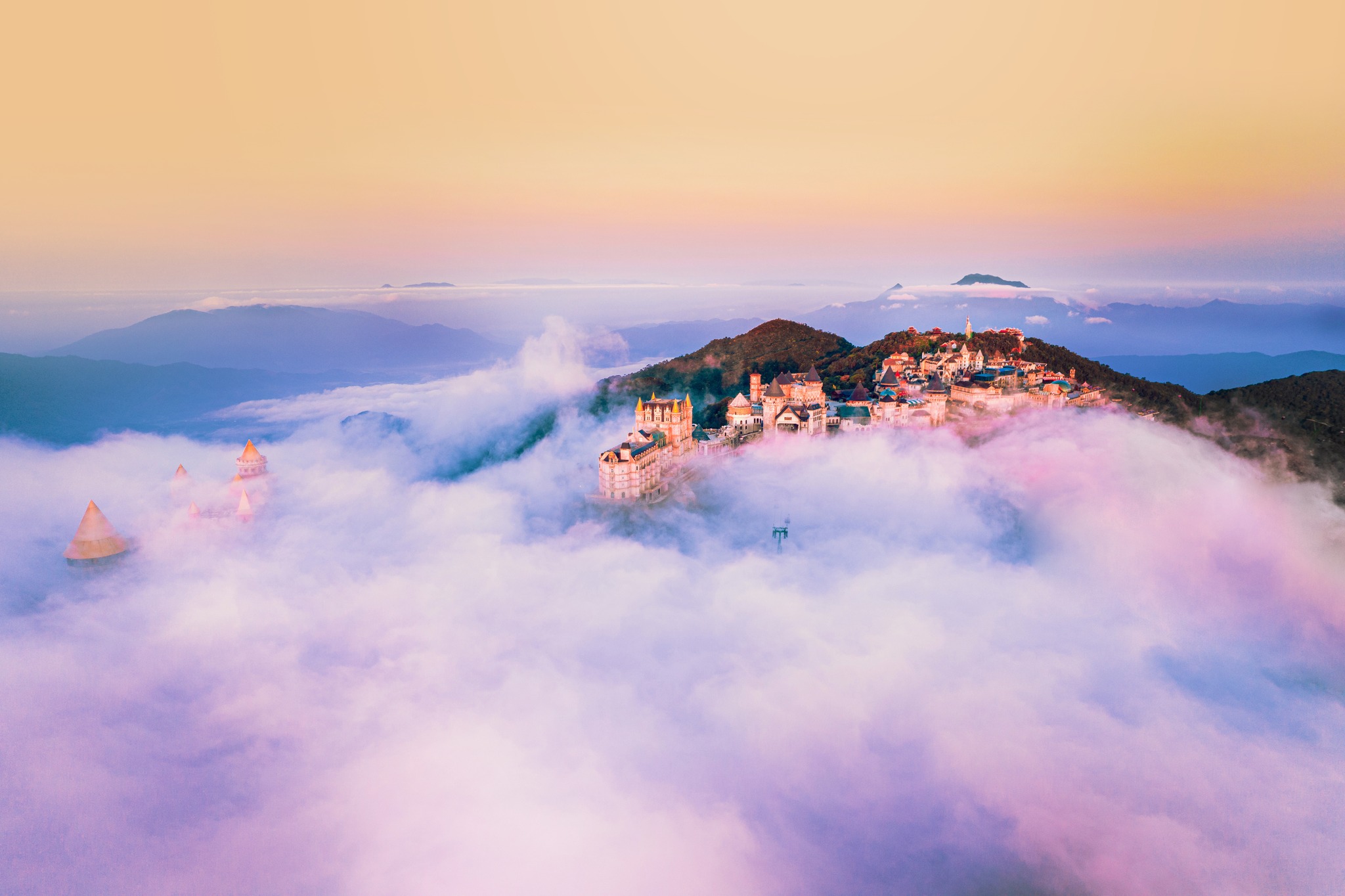 Lên “tiên cảnh” vui chơi giải trí bất tận tại Sun World Bà Nà Hills