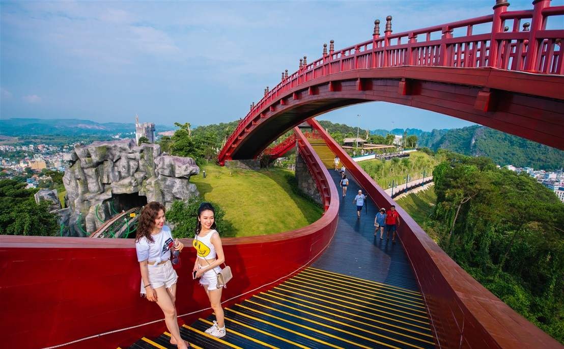 Cầu Koi tại Sun World Hạ Long
