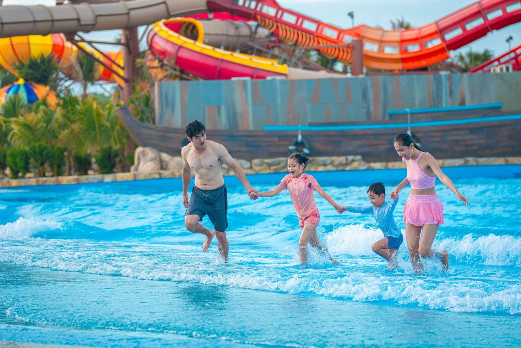 Gia đình hạnh phúc cùng check in tại Sun World Vũng Tàu