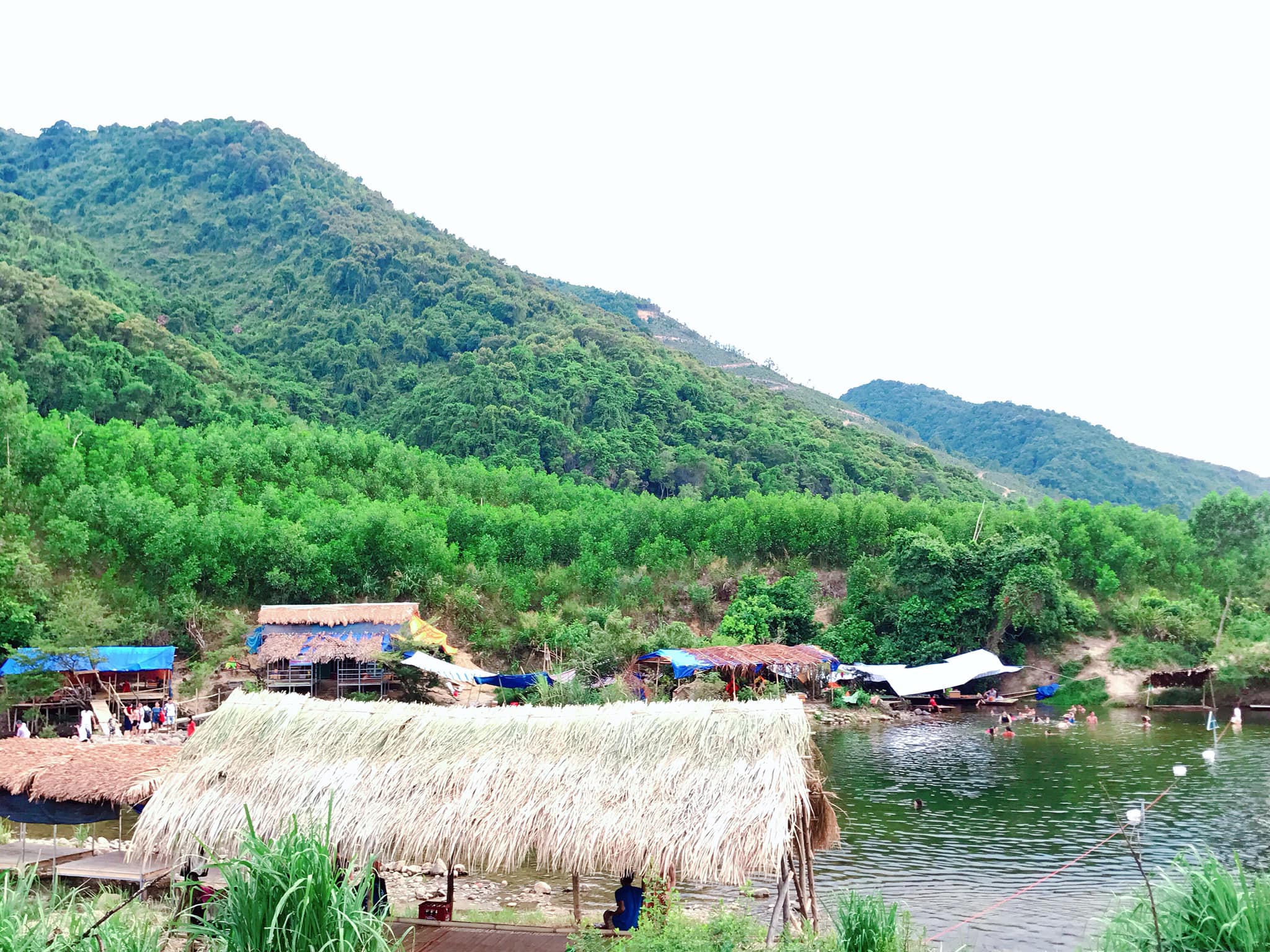 Không gian thư giãn tại suối Hầm Heo Huế
