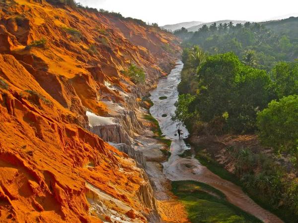 Suối Hồng hay Suối Tiên khi du lịch Phan Thiết