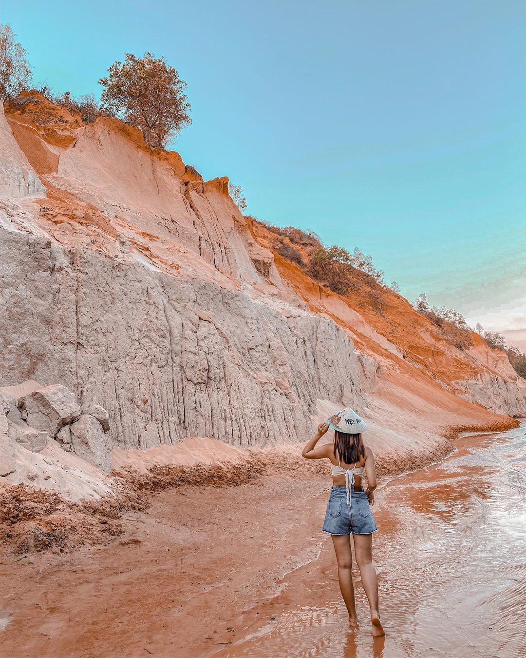 Vách cát đỏ tại Suối Tiên Mũi Né Phan Thiết
