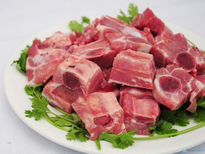 Sườn heo nấu nui với rau củ tươi ngon