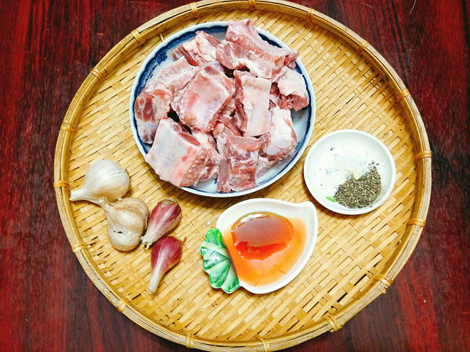 Nguyên liệu làm sườn non kho tiêu