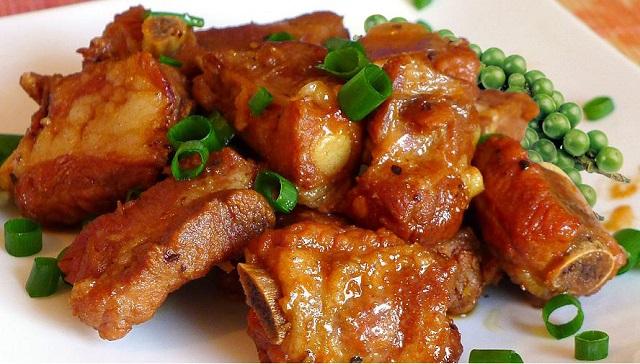 Sườn non kho tộ thơm ngon