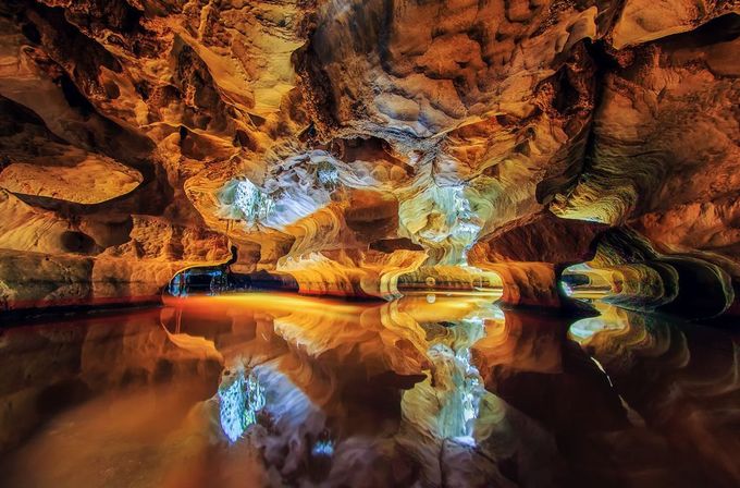 Mỗi ngày có hàng nghìn tấm ảnh gửi về mục Your Shot - National Geographic. Do đó, nhiếp ảnh gia nào có ảnh được chọn đăng đều cảm thấy vinh dự. Ảnh chụp tại động Sơn Trà, Kiên Lương, Kiên Giang đăng trên Daily Dozen ngày 16/5/2017.