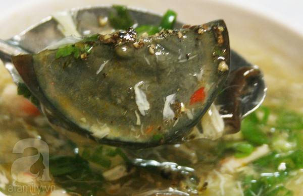 Trứng bắc thảo trong súp cua nhà thờ