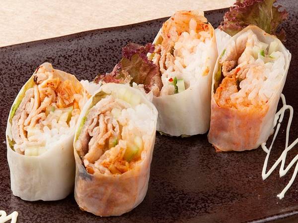 Món sushi tươi tại Sushi Tokyo Town