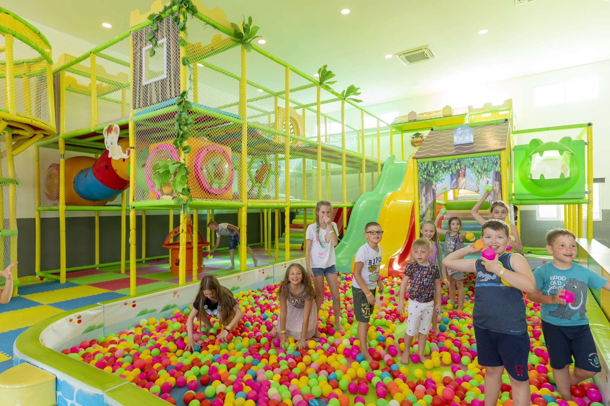 Khu vực vui chơi trẻ em Swandor Cam Ranh
