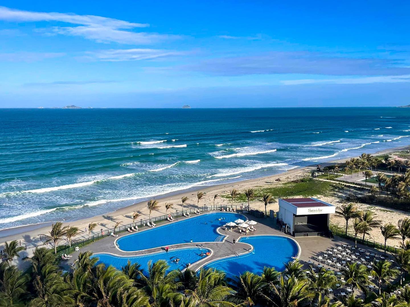 Swandor Cam Ranh Hotels & Resorts – kỳ nghỉ sang trọng bên vịnh biển xanh ngắt