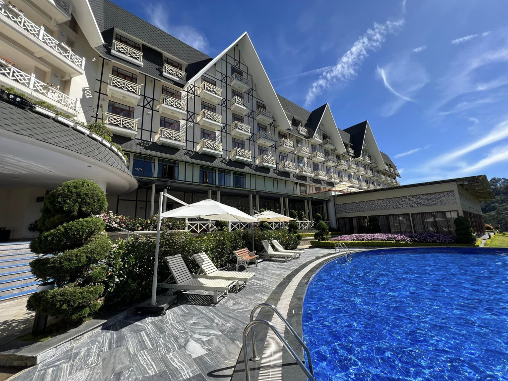 Nhà hàng Swiss-Café tại Swiss-Belresort Tuyền Lâm Đà Lạt