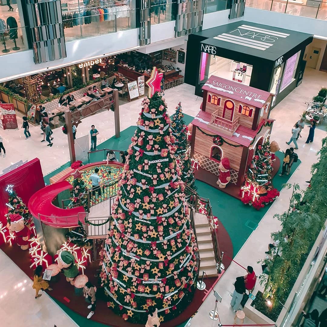 Không gian Takashimaya trang trí Giáng Sinh