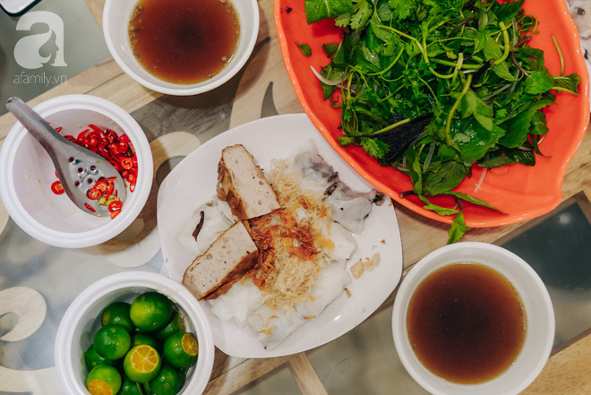 Giá một suất bánh cuốn cho 1 người là 30k, đủ no đến trưa luôn.