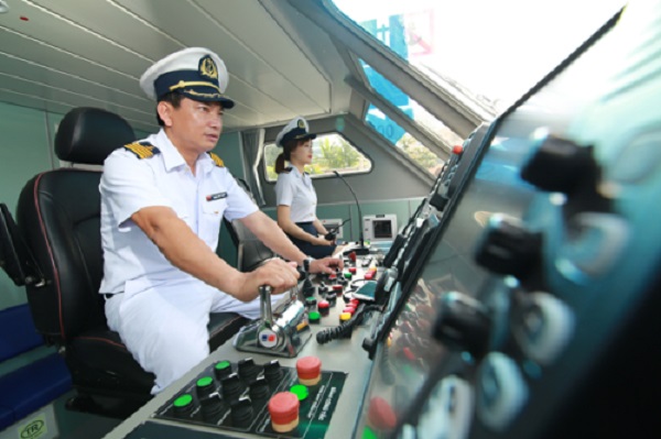 Trên tàu có hệ thống radar định vị cho thủy thủ đoàn quan sát chướng ngại vật.