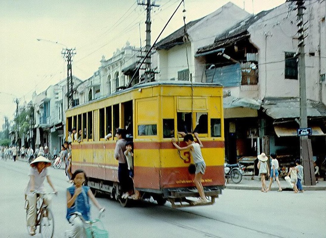 Tàu điện Hà Nội là phương tiện công cộng phổ biến thế kỷ 20