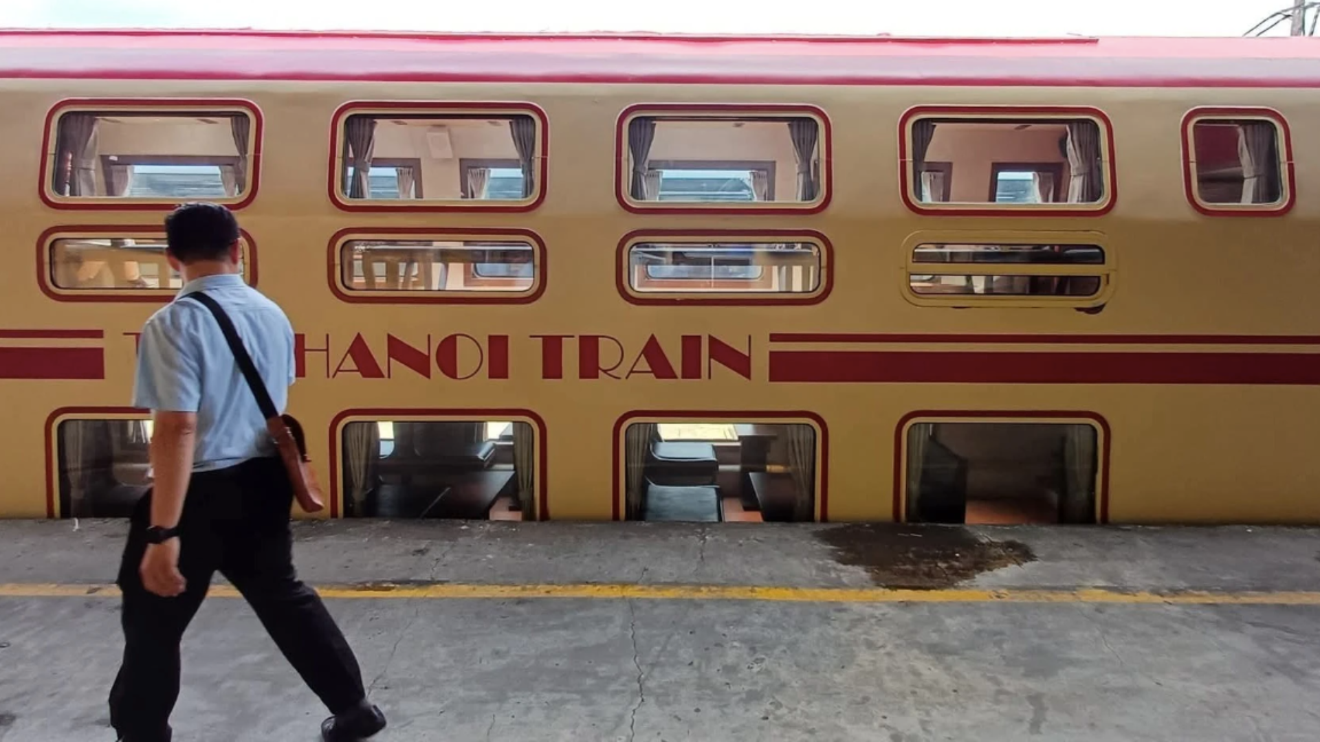 Toa tàu du lịch 2 tầng Hà Nội 5 cửa ô thiết kế hiện đại