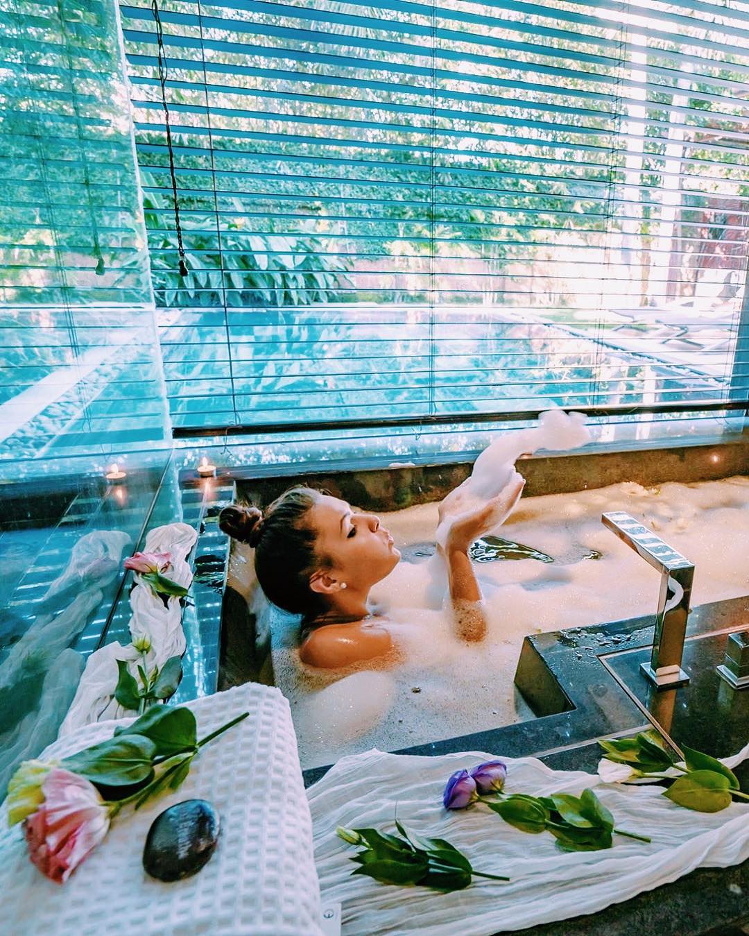 Hồ bơi Fusion Maia Resort