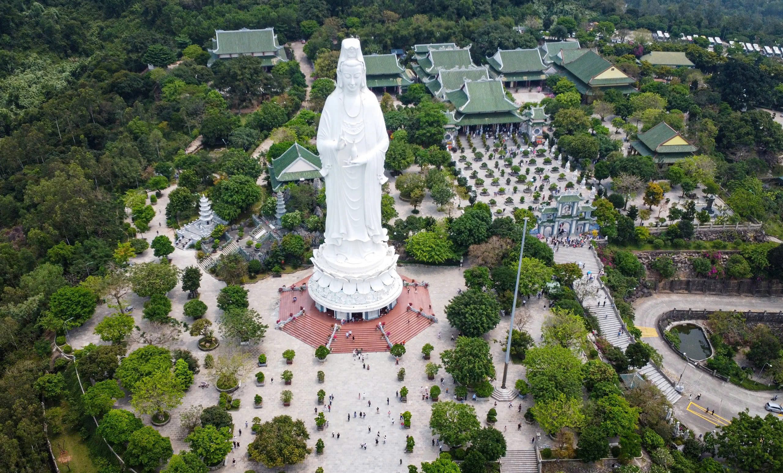Chùa Linh Ứng dịp du lịch Tết Đà Nẵng