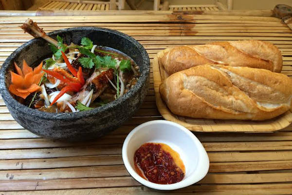 Món ngon Đà Nẵng từ vịt quay