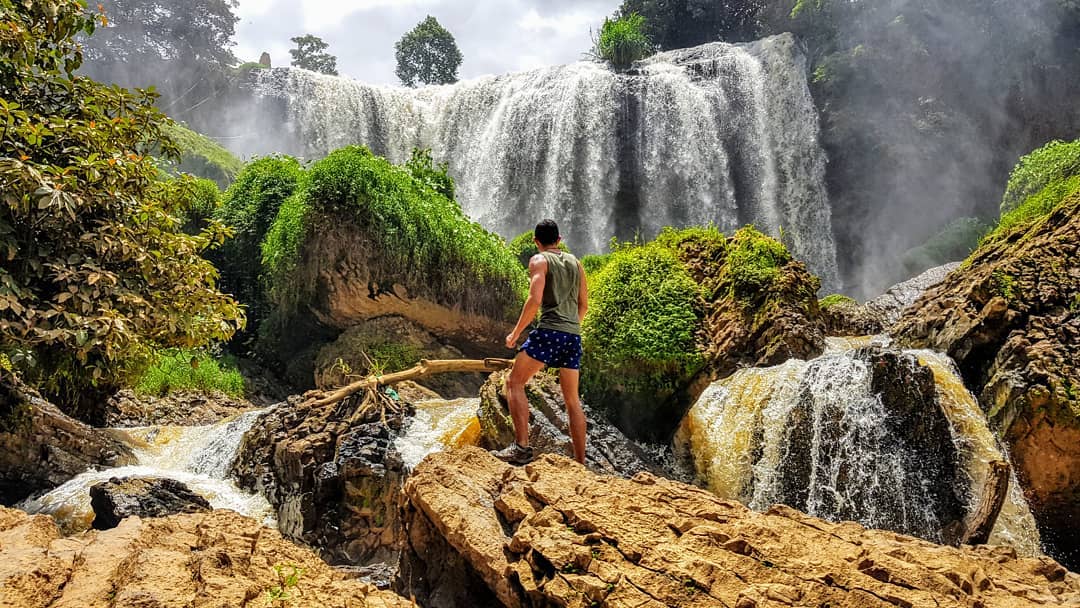 Toàn cảnh thác Voi hùng vĩ ở Lâm Đồng