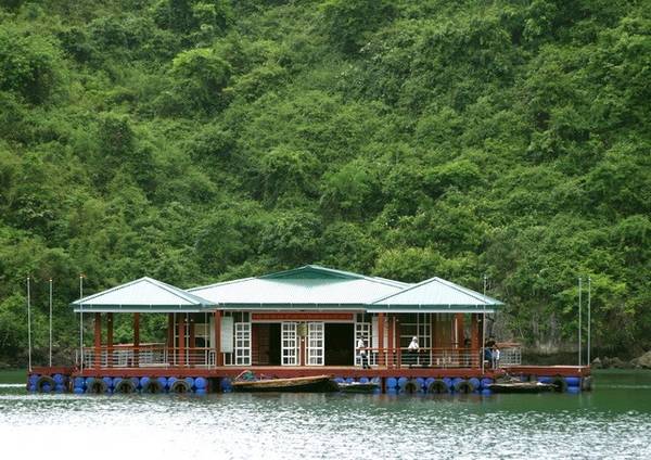 Tham-lang-chai-dep-nhat-the-gioi-o-vinh-Ha-Long-3-ivivu