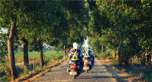 than-tho-voi-khoanh-khac-hoang-hon-tren-pha-tam-giang-ivivu-1