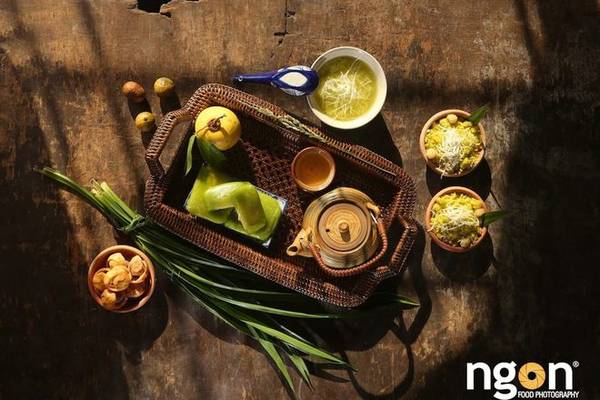 Tháng 9 - mùa tựu trường, khi những cơn mưa mùa hạ cuối cùng trút xuống thành phố mang theo sự mát mẻ, trong trẻo, cũng là lúc mùa thu gõ cửa từng ngóc ngách ở Hà Nội. Những sản vật mùa thu cũng theo đó ùa về, làm say đắm lòng người.