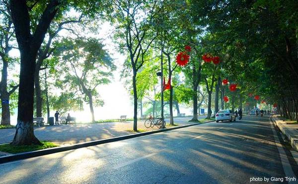 Du lịch Hà Nội tháng 9 rực rỡ sắc cờ hoa kỷ niệm ngày Quốc khánh