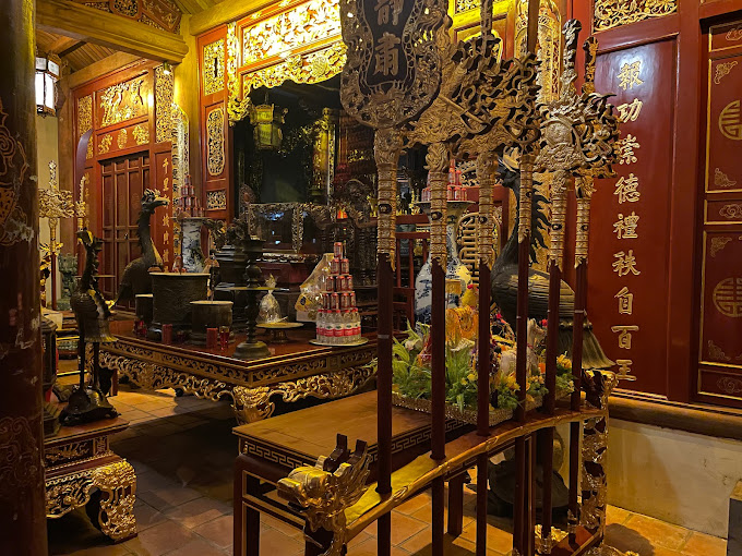 Thăng Long tứ trấn