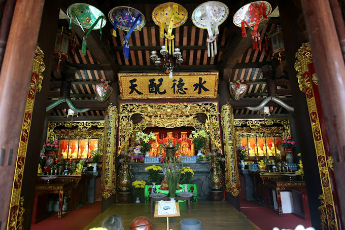 Thăng Long tứ trấn