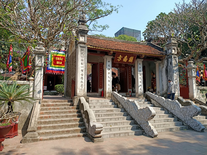 Thăng Long tứ trấn
