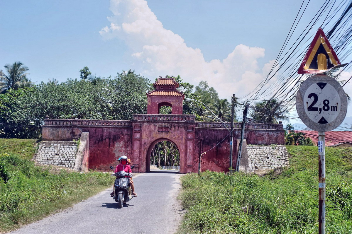 Cửa Tiền thành cổ Diên Khánh