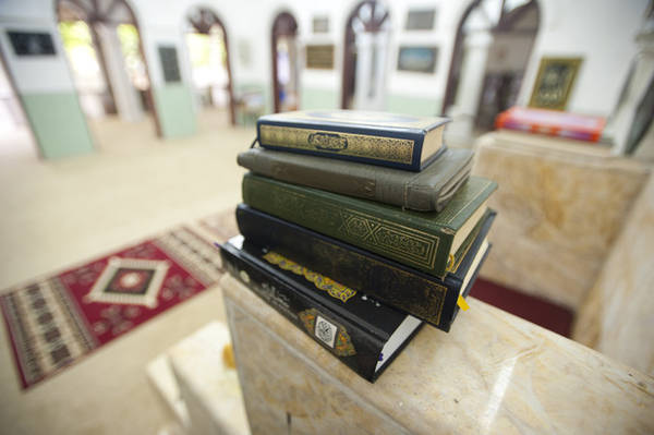 Kinh thánh Koran tại thánh đường Hồi giáo Al-Noor