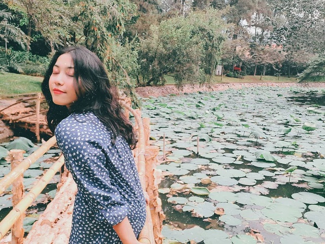 Thảo Cầm Viên Sài Gòn nằm gần hạ lưu kênh Nhiêu Lộc - Thị Nghè, phường Bến Nghé, quận 1 với hai cổng chính tại số 2B Nguyễn Bỉnh Khiêm và số 1 Nguyễn Thị Minh Khai.